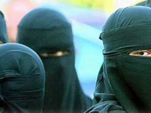 Bu Ülkede Burka Ve Peçe Yasaklanıyor