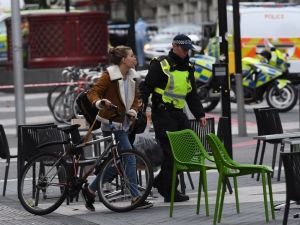 Londra Polisi: Olayın Terörle Bağlantısı Yok