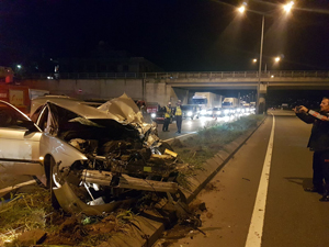 Trabzon'da kamyonetle otomobil çarpıştı 5 yaralı