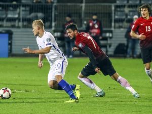 İlk Yarı Sessiz Bitti