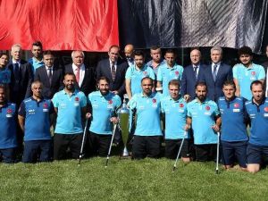 Demirören, Ampute Futbol Milli Takımı İle Biraraya Geldi