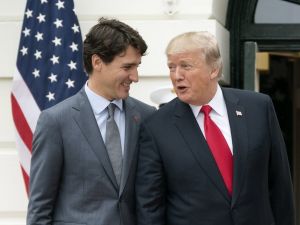 Trump, Kanada Başbakanı Trudeau İle Bir Araya Geldi