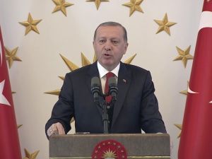 "O Kişi Bilinçli Bir Manipülatördür"