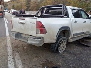İki Otomobil Çarpıştı: 2 Ölü, 1 Yaralı