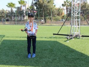 Dokuz Yaşında Profesyonel Drone Yarışçısı