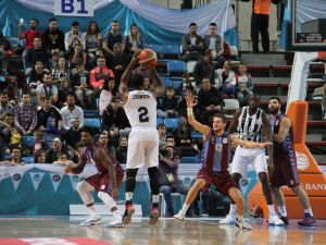 Sakarya Büyükşehir Basket İlk Galibiyetini Aldı