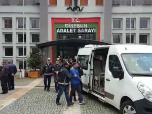 Ağlayarak Adliyeye Gelen 10 Muvazzaf Asker Tutuklandı