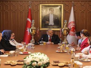 Başbakan Down Sendromlu Sporcularla Görüştü