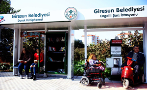 Türkiye’de İlk Defa ‘Durak Kütüphane ve Engelli Şarj İstasyonu’ Giresun’da Açıldı