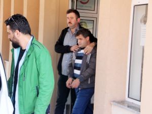 Sokak Ortasında Karısını Defalarca Bıçakladı