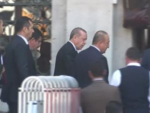 Erdoğan, Bezm- İ Alem Valide Sultan Camii’ne Geldi