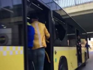 Derbi Maça Giden F.bahçe Taraftarı Otobüsün Camlarını Kırdı