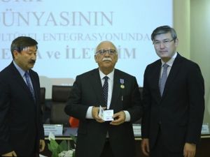 Nabi Avcı’ya "Kazakistan Üstün Hizmet Ödülü"
