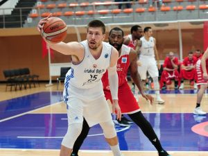 İstanbul Büyükşehir Belediyespor Farklı Yendi