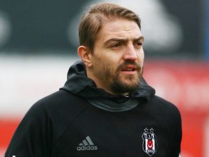 Caner Erkin’e 6 Maç Ceza