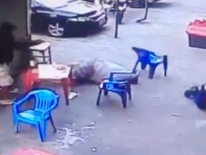 Önce Öldürdüler, Sonra Soydular