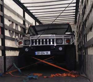 Rize'de Gümrük Kaçağı Lüks Otomobil Ele Geçirildi