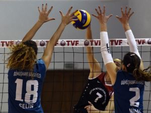 Voleybol Bayanlar 1. Lig: Gümüşhane Bld. Gençlerbirliği: 2 - Samsun Bşb Anakent : 3