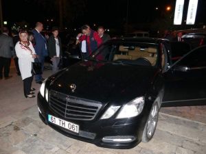 Başkan Gümrükçüoğlu Makam Arabasını Gaziye Tahsis Etti