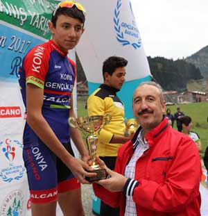 Rize'de Ayder Bisiklet Yol Yarışının Kazananları Belli Oldu