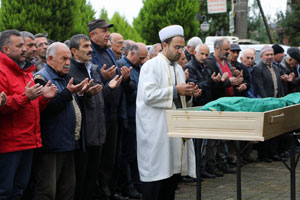 Gürcistan’dan Getirilen Cenazesi Rize’de Toprağa Verildi