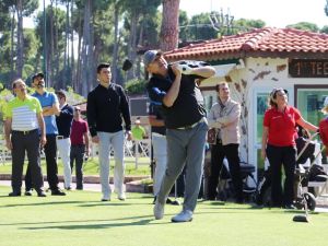 Bakan Çavuşoğlu Golf Turnuvasında Mücadele Ediyor