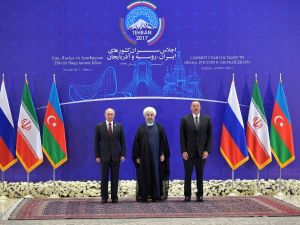 Tahran’da Üçlü Zirve