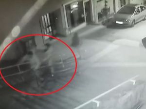 Kavgayı Ayırırken Böyle Bıçaklandı