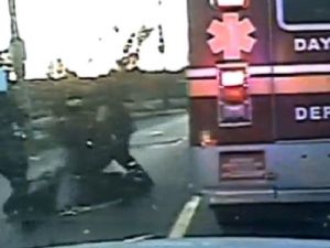 İçinde Hasta Olan Ambulansı Çaldı