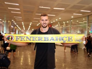 “Fenerbahçe’de Oynamak Benim İçin Bir Onur”