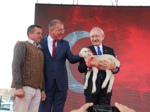 Chp Lideri Kılıçdaroğlu’na ‘Kuzu’ Sürprizi