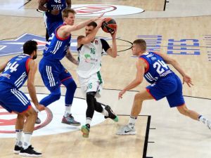 Anadolu Efes Yine Yenildi