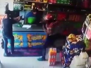 Market Sahibini Başından Vurdular