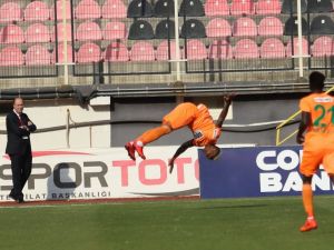 Alanyaspor Deplasmanda Farka Gitti