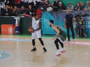 Tahincioğlu Basketbol Süper Ligi: Yeşilgiresun Belediyespor: 76 - Banvit: 81