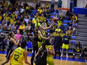 Fenerbahçe Farklı Kazandı