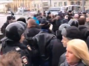 Putin Karşıtı Gösterisde 380 Gözaltı