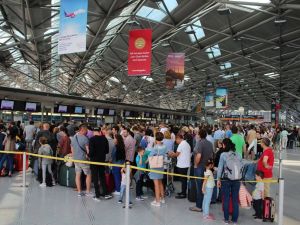 Almanya’da Bir İhbar Tüm Uçuşları Durdurdu