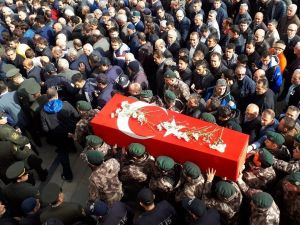 Gümüşhane Şehidini Gözyaşlarıyla Uğurladı