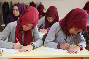 Rize'de Öğrencilerden Mehmetçik'e Moral Mektubu "Siz Bizim Gururumuzsunuz"