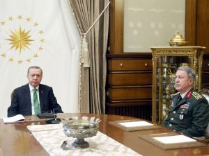 Orgeneral Akar’ı Kabul Etti