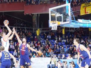 Efes İlk Galibiyetini Aldı