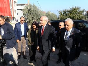 Kılıçdaroğlu’ndan Şehit Evine Taziye Ziyareti