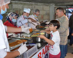 Çay Alımyerinde İftar Açtılar