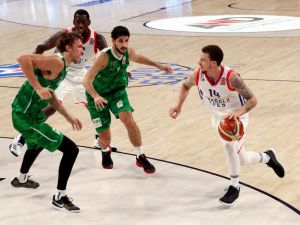 Anadolu Efes Zorlandı