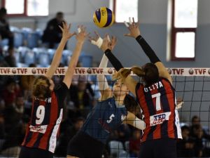 Bayanlar Voleybol 1. Ligi: Gümüşhane Belediyesi Gençlerbirliği: 1 - Ted Ankara Kolejliler: 3