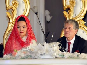 Çinli Geline Türk Usulü Nikah Ve Düğün
