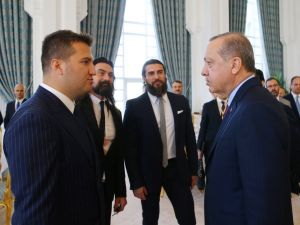 Erdoğan, Diriliş Ertuğrul Oyuncularıyla Sohbet Etti