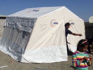 Afad Deprem Bölgesinde Yaraları Sarıyor
