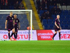 Aslan Başakşehir’de Dağıldı